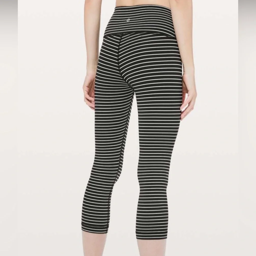 lululemon athletica cropped leggings